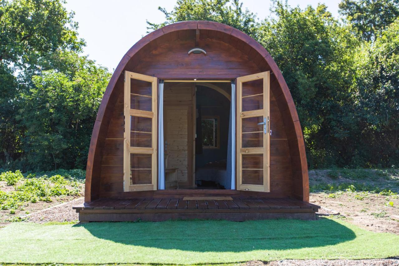 Hotel The Woolpack Glamping Maidstone Exterior foto